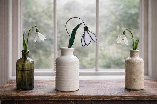 The Everlasting Snowdrop: A Single Stem Glass Flower